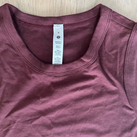 🍋lululemon muscle tank - Picture 2 of 4